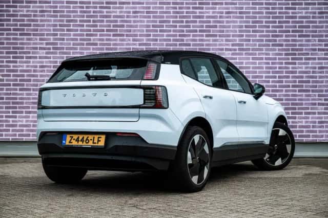 Volvo EX30 (2024) thumbnail 2