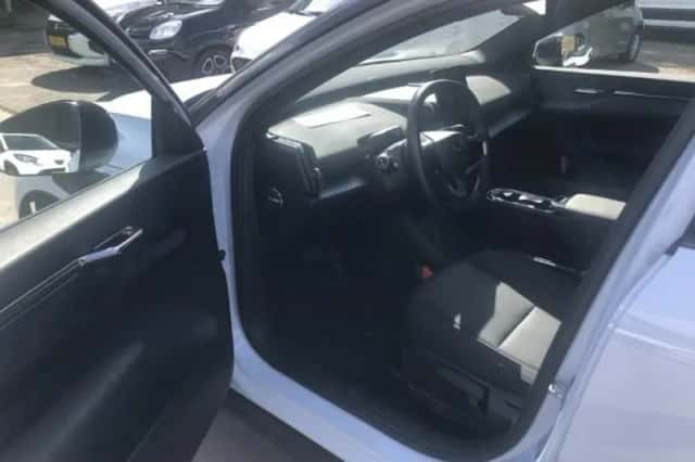 Volvo EX30 (2024) thumbnail 3