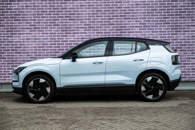 Volvo EX30 (2024) thumbnail 4