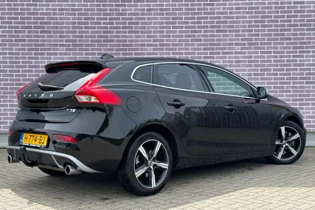 Volvo V40 (2020) thumbnail 2