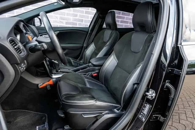 Volvo V40 (2020) thumbnail 6
