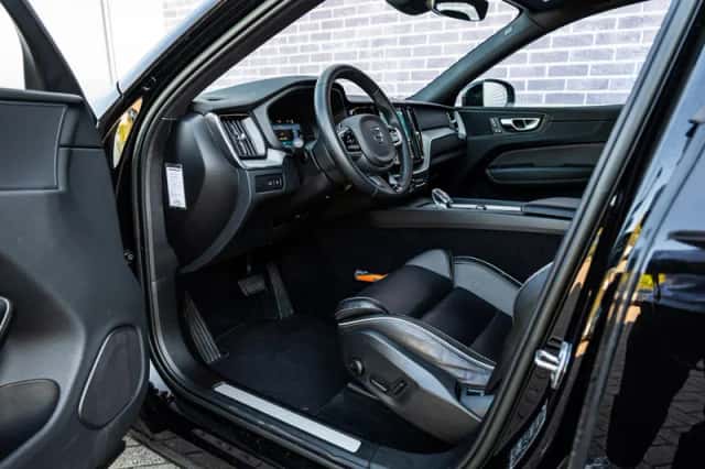 Volvo XC60 (2023) thumbnail 19