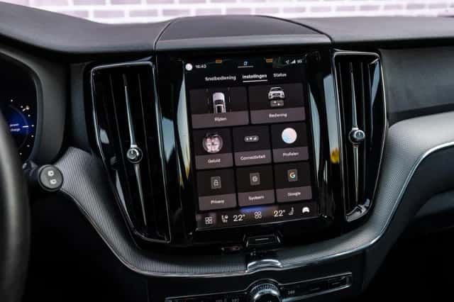 Volvo XC60 (2023) thumbnail 23