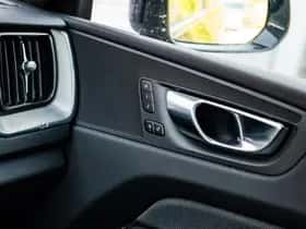 Volvo XC60 thumbnail 25