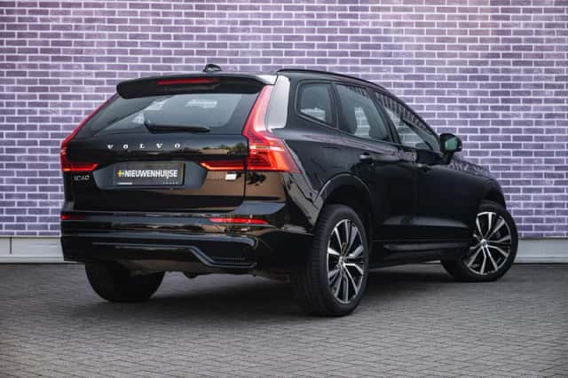Volvo XC60 (2023) thumbnail 4