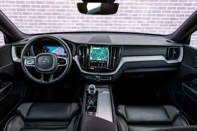 Volvo XC60 (2023) thumbnail 7