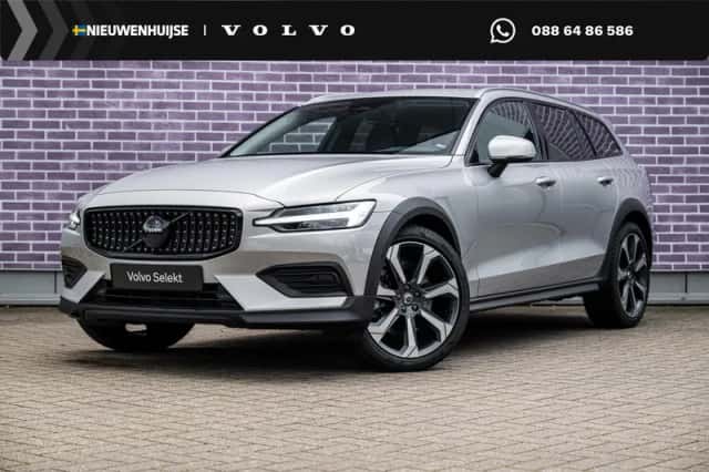 Volvo V60 (2023) thumbnail 1
