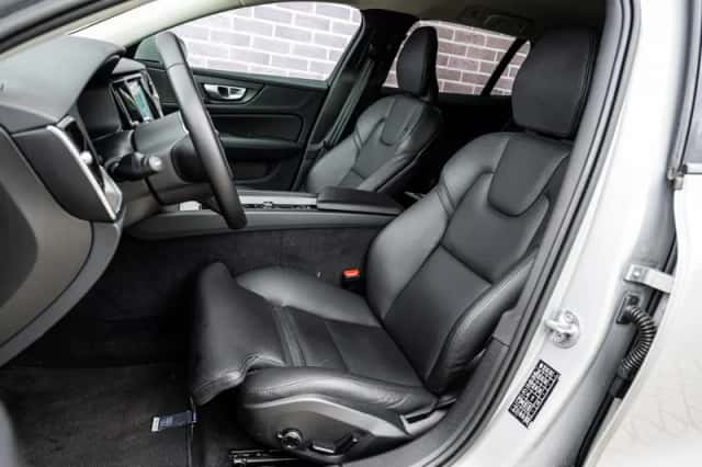 Volvo V60 (2023) thumbnail 6