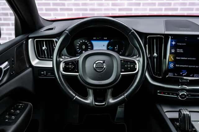 Volvo XC60 (2020) thumbnail 4