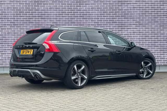 Volvo V60 (2016) thumbnail 3
