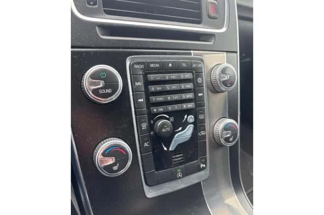Volvo V60 (2016) thumbnail 6