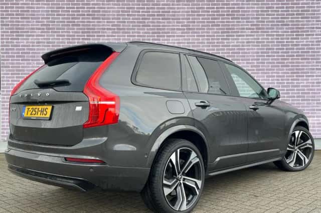Volvo XC90 (2023) thumbnail 4