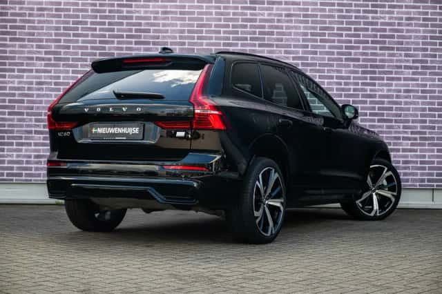 Volvo XC60 (2024) thumbnail 3