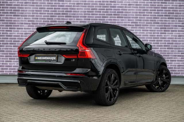 Volvo XC60 (2024) thumbnail 2