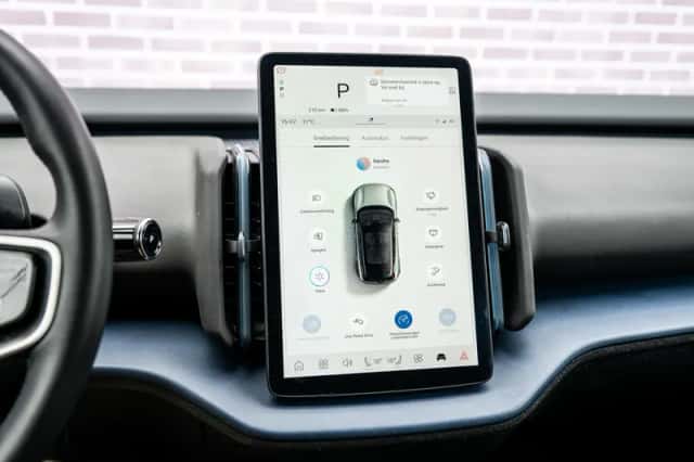 Volvo EX30 (2024) thumbnail 18