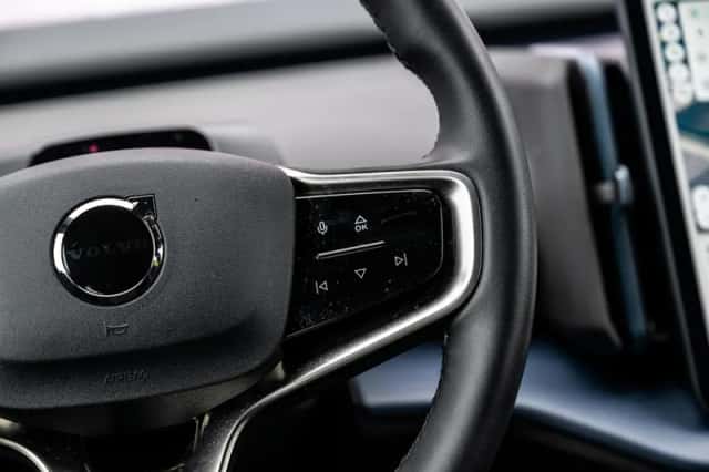 Volvo EX30 (2024) thumbnail 23