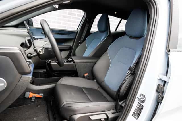 Volvo EX30 (2024) thumbnail 6