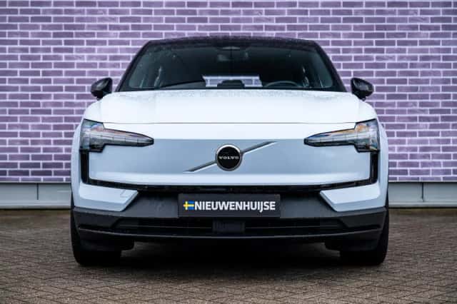 Volvo EX30 (2024) thumbnail 8