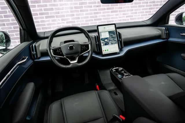 Volvo EX30 (2024) thumbnail 10