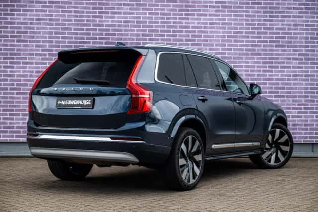 Volvo XC90 (2021) thumbnail 2