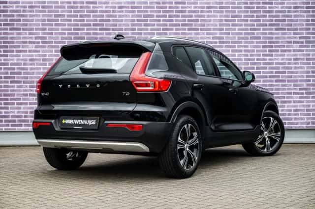 Volvo XC40 (2021) thumbnail 3