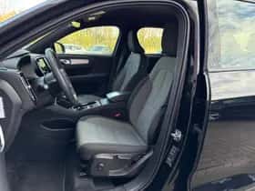 Volvo XC40 thumbnail 3