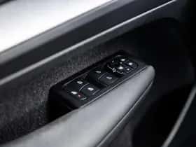 Volvo XC40 (2021) thumbnail 22
