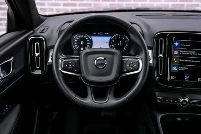 Volvo XC40 (2021) thumbnail 4