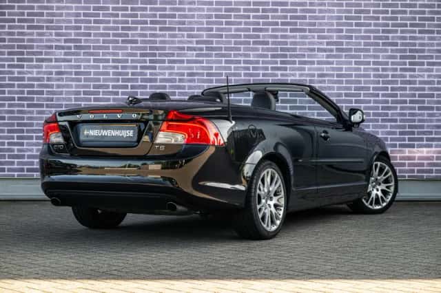 Volvo C70 (2011) thumbnail 3