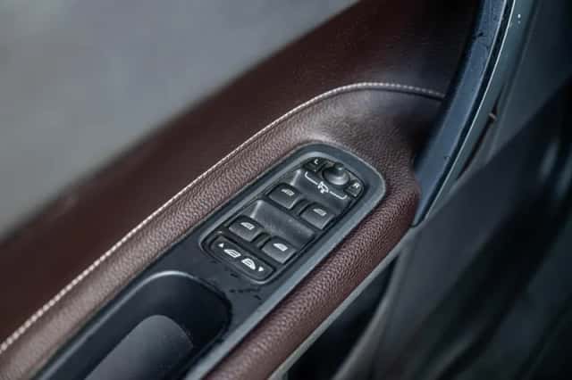 Volvo C70 (2011) thumbnail 23