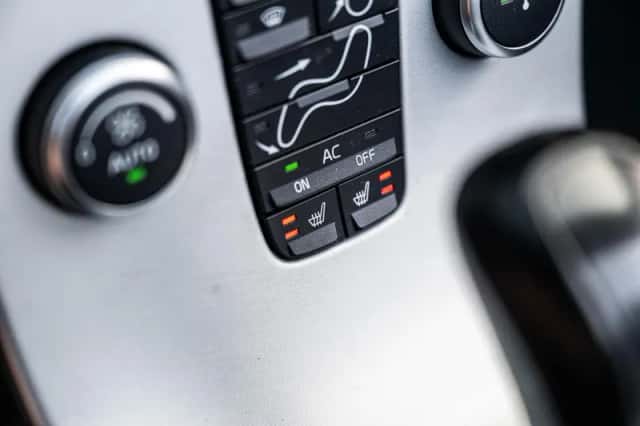Volvo C70 (2011) thumbnail 24