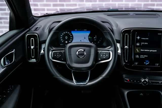 Volvo XC40 (2022) thumbnail 3