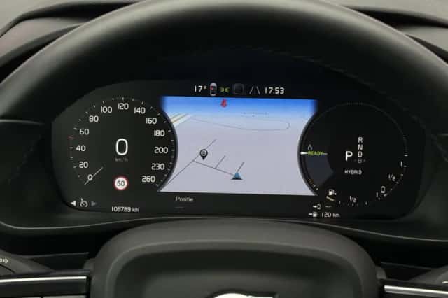 Volvo XC40 (2022) thumbnail 7