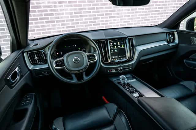 Volvo XC60 (2024) thumbnail 11