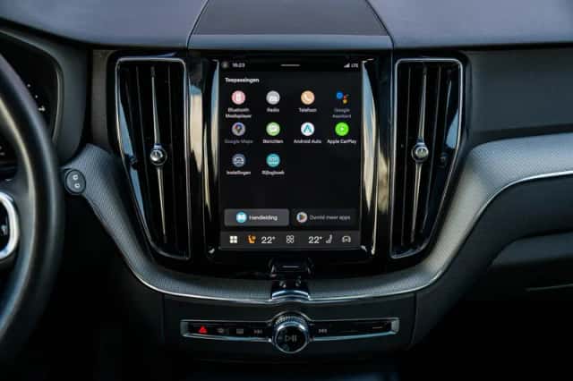 Volvo XC60 (2024) thumbnail 12