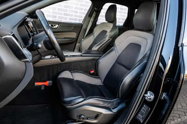 Volvo XC60 (2024) thumbnail 6