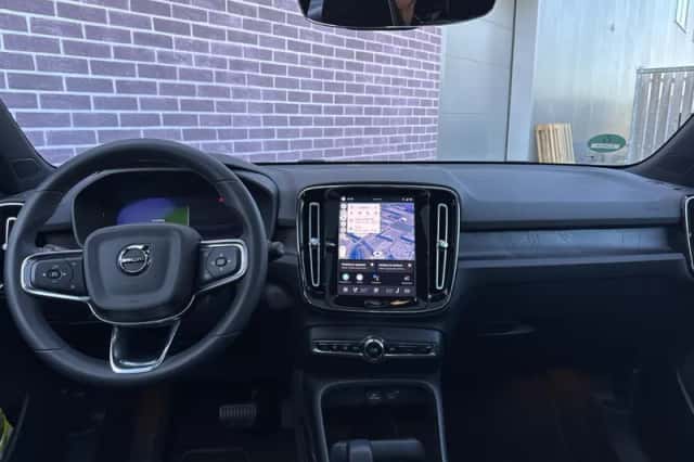 Volvo XC40 (2023) thumbnail 4