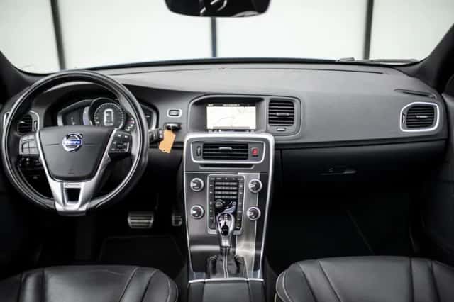 Volvo V60 (2018) thumbnail 6