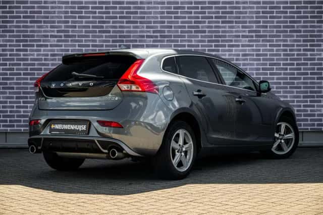 Volvo V40 (2019) thumbnail 4