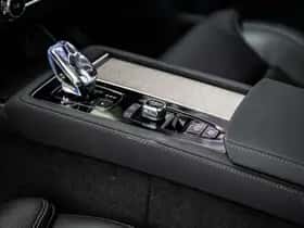 Volvo XC90 thumbnail 32