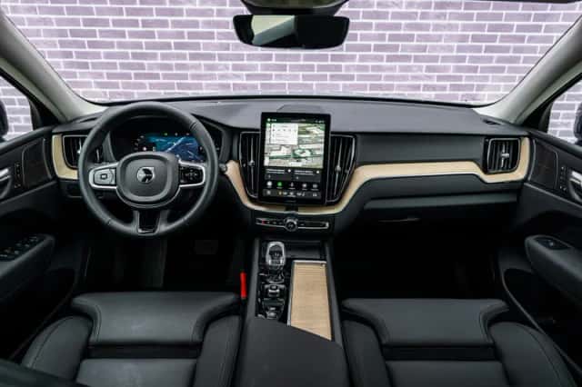 Volvo XC60 (2025) thumbnail 5