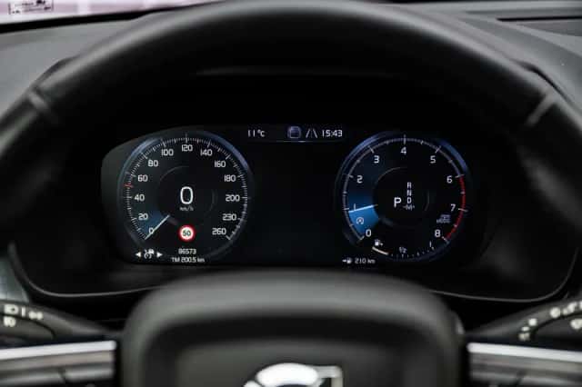 Volvo XC40 (2021) thumbnail 15