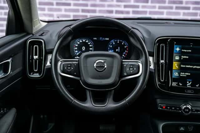 Volvo XC40 (2021) thumbnail 5