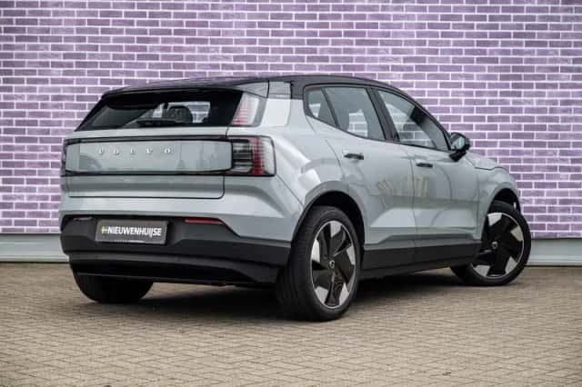 Volvo EX30 (2024) thumbnail 4