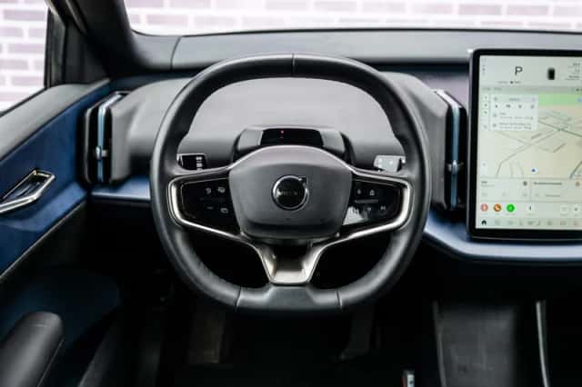 Volvo EX30 (2024) thumbnail 5