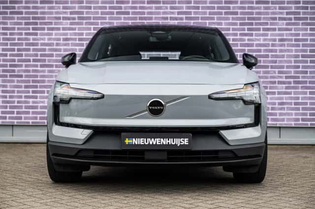 Volvo EX30 (2024) thumbnail 10