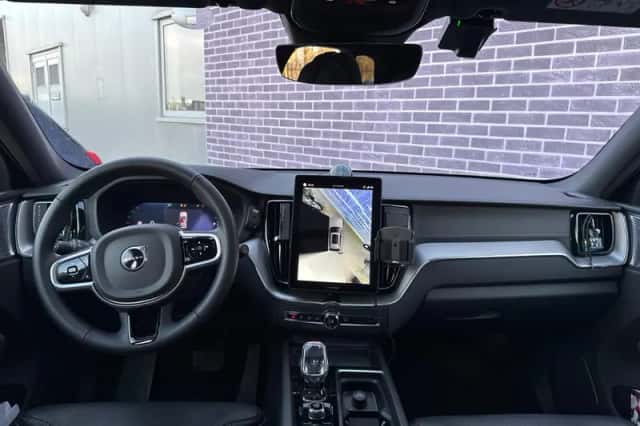 Volvo XC60 (2025) thumbnail 4