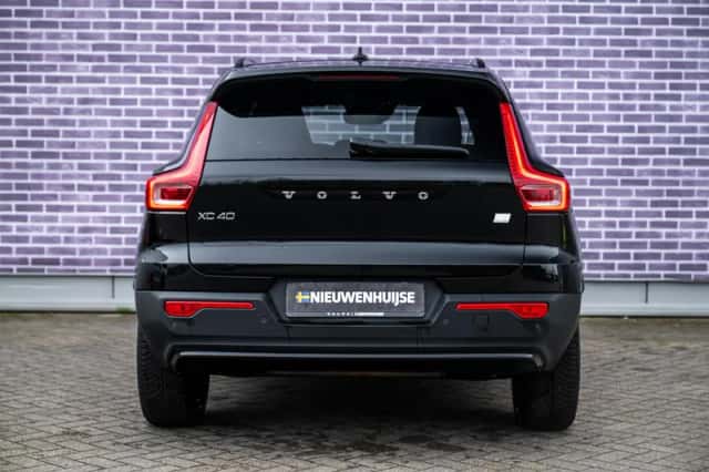 Volvo XC40 (2023) thumbnail 12