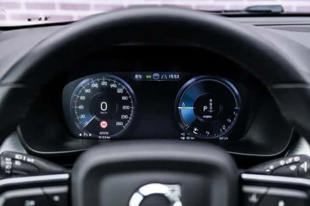 Volvo XC40 (2023) thumbnail 15