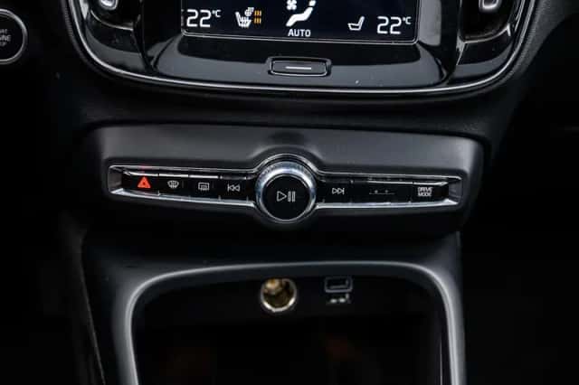 Volvo XC40 (2023) thumbnail 25